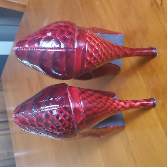 Auri Ruby snake skin platform heels - Picture 4 of 6